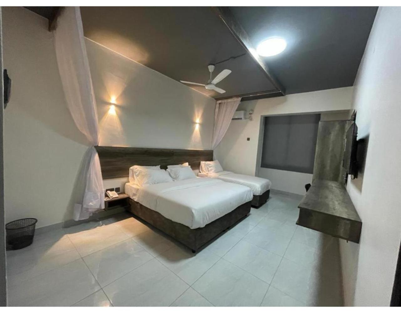 The Ivory Suites Mombasa Bagian luar foto