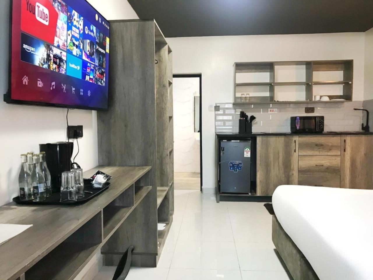 The Ivory Suites Mombasa Bagian luar foto